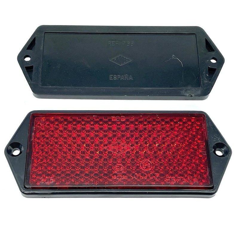 Red Rear Reflectors Rectangular 102 x 47 Pair